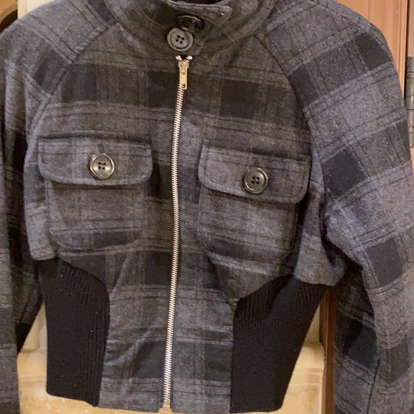 Small bomber style grey plaid jacket - Picture 2 of 4